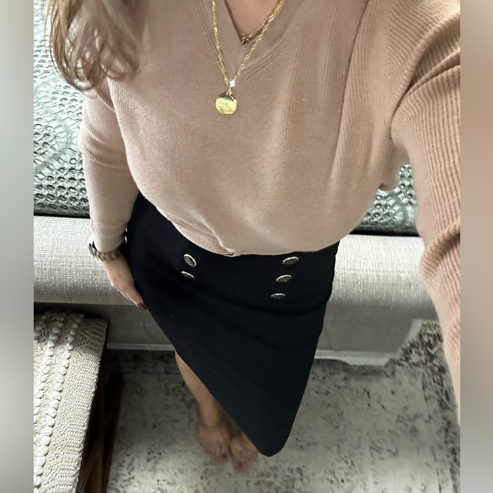 New🖤Sleek button front black pencil skirt - Picture 8 of 14